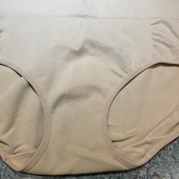 Secret Solutions high waisted plus size shapewear size 28/30 Nude colored - Picture 4 of 7